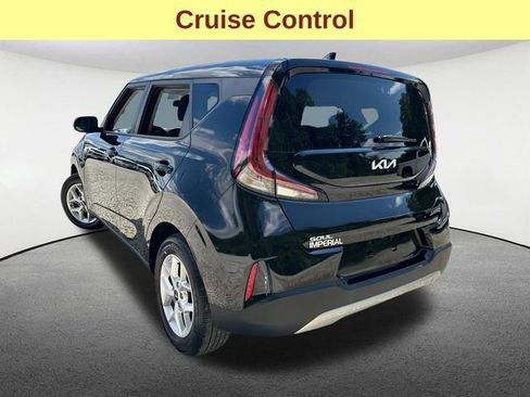 Used 2025 Kia Soul LX w/ LX Technology Package FWD image 10