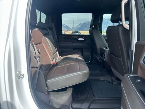 Used 2025 GMC Sierra 3500 Denali image 14