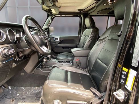 Used 2022 Jeep Wrangler Unlimited Sahara w/ Cold Weather Group image 19