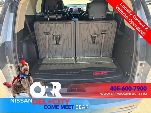 Used 2018 GMC Acadia Denali w/ Technology Package FWD image 12