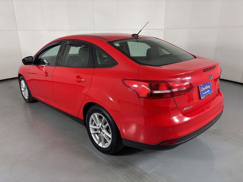 Used 2016 Ford Focus SE w/ Reverse Sensing Package image 7