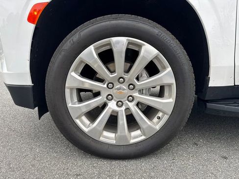 Used 2024 Chevrolet Tahoe Premier w/ Premium Package image 11