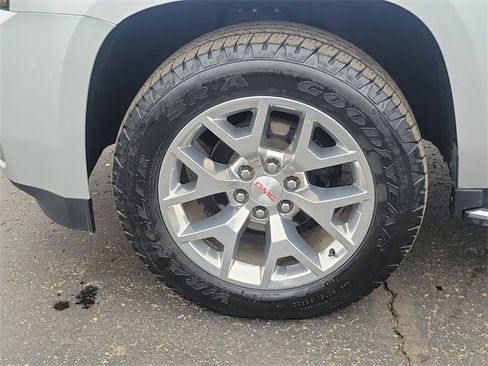 Used 2020 GMC Yukon XL SLT w/ Open Road Package image 5