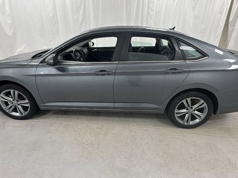 Used 2024 Volkswagen Jetta SE image 6