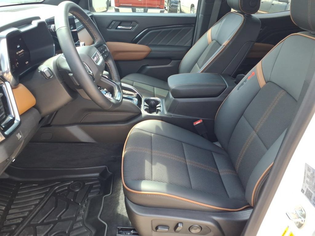 Used 2026 GMC Canyon AT4 AWD/4WD image 15