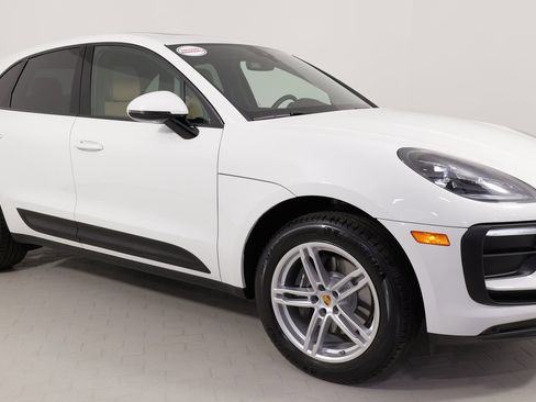 Used 2025 Porsche Macan image 10
