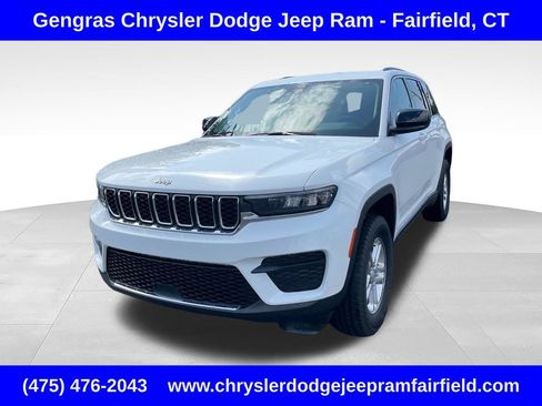 Certified 2023 Jeep Grand Cherokee Laredo w/ Luxury Tech Group I AWD/4WD image 3
