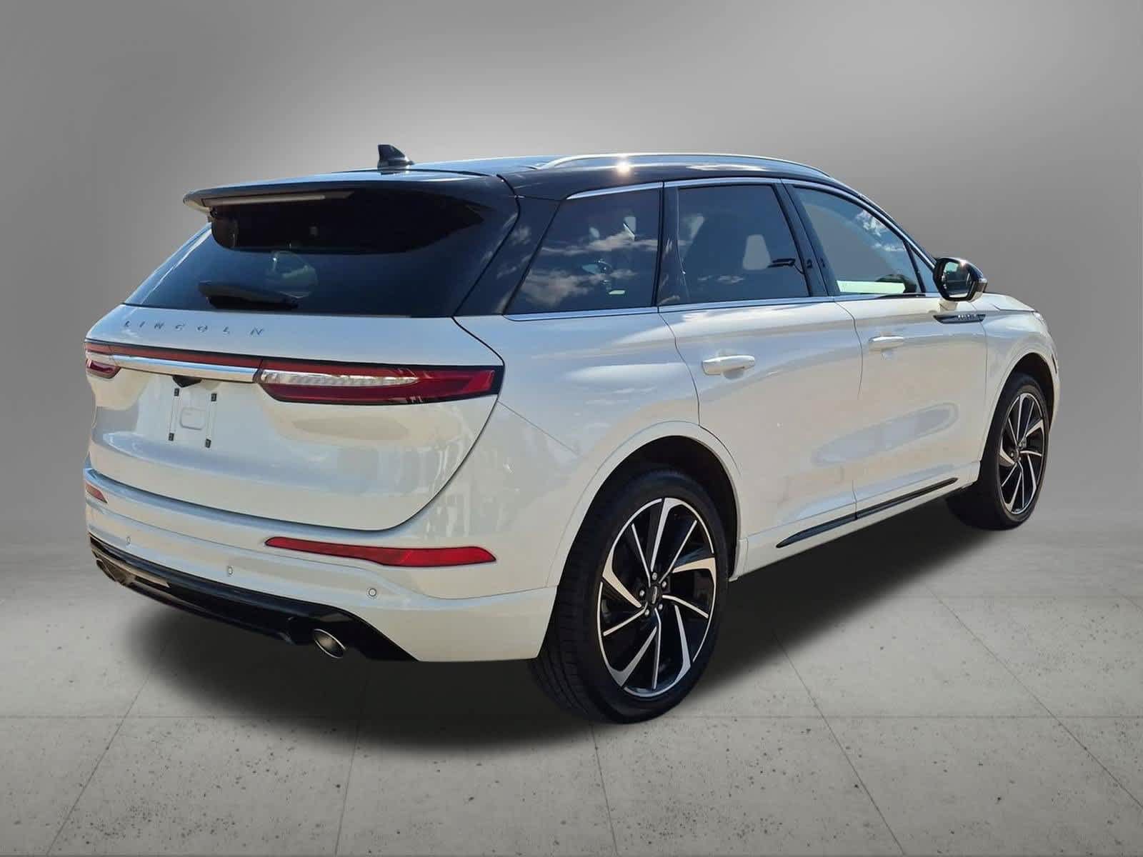 Used 2023 Lincoln Corsair Grand Touring w/ Equipment Group 301A AWD/4WD image 6
