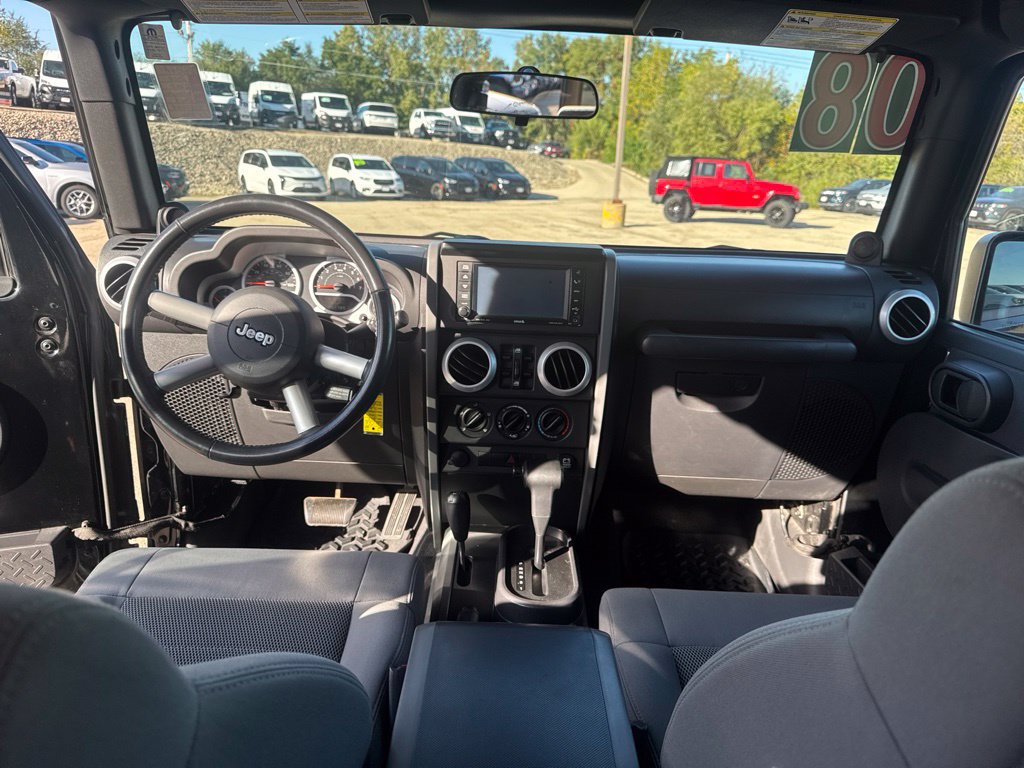 Used 2008 Jeep Wrangler Unlimited Sahara AWD/4WD image 14
