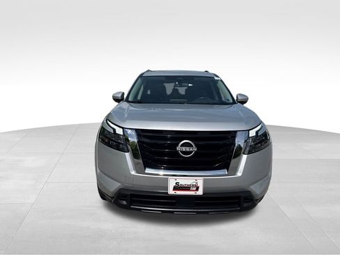 Used 2023 Nissan Pathfinder SV AWD/4WD image 9