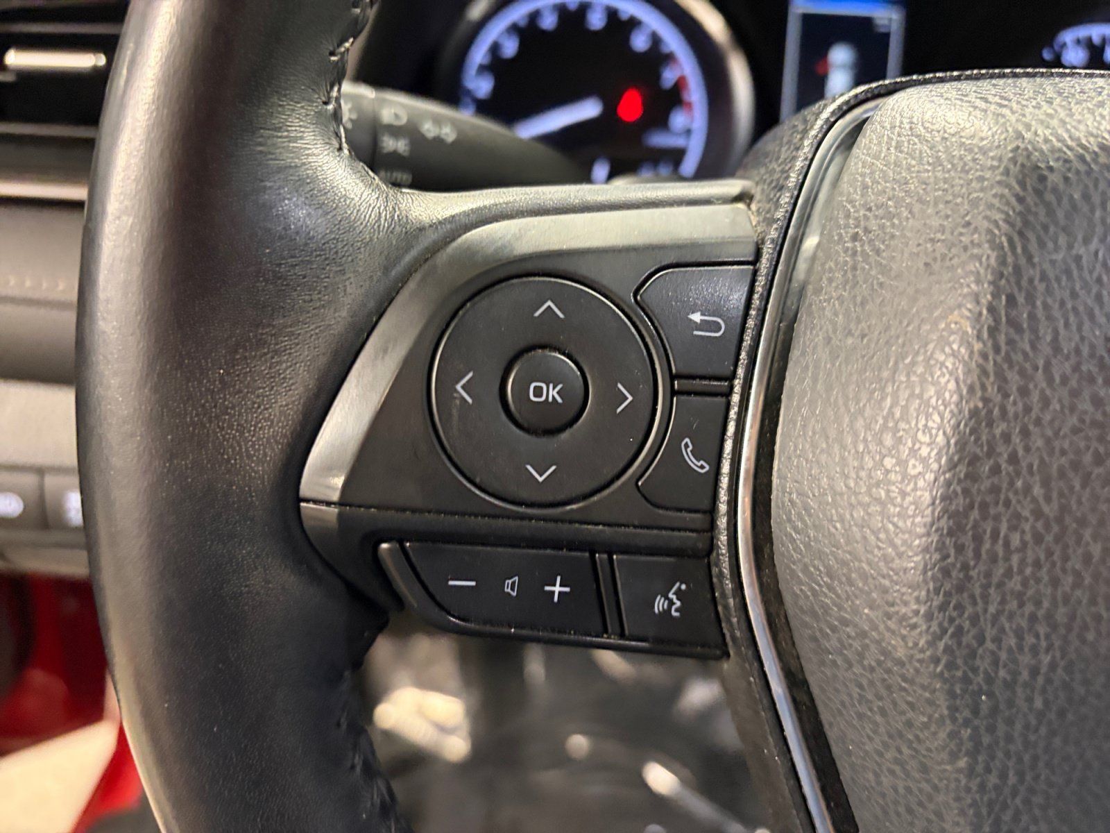 Used 2019 Toyota Camry SE w/ Audio Package FWD image 28