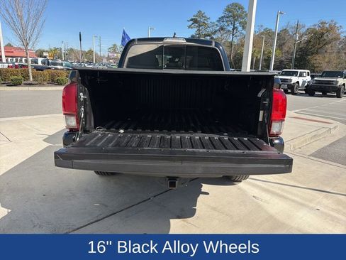 Used 2022 Toyota Tacoma SR5 image 8