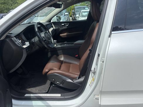 Used 2020 Volvo XC60 T5 Inscription w/ Protection Package FWD image 10
