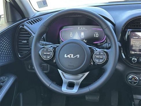 Used 2025 Kia Soul EX image 24