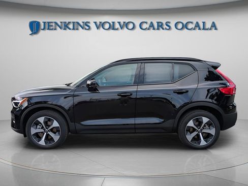 New 2025 Volvo XC40 B5 Plus w/ Protection Package Premier AWD/4WD image 6