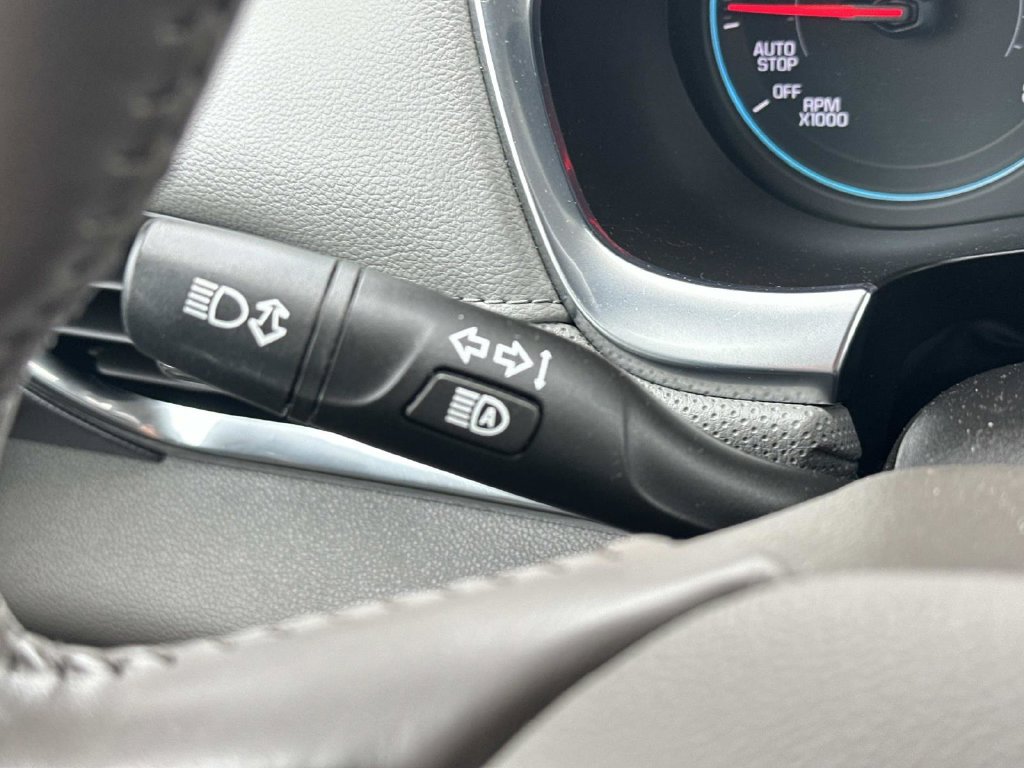 Used 2021 Chevrolet Traverse Premier FWD image 26