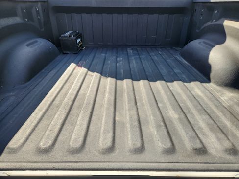 Used 2022 RAM 1500 Laramie AWD/4WD image 33