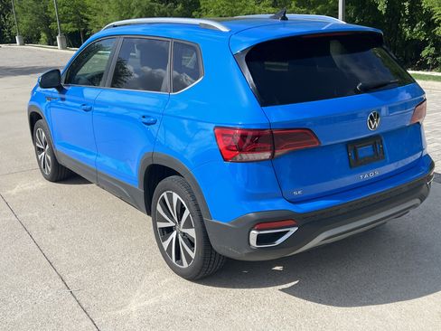 Certified 2023 Volkswagen Taos SE w/ Panoramic Sunroof Package FWD image 8