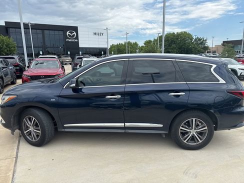 Used 2019 INFINITI QX60 Luxe w/ Essential Package FWD image 17
