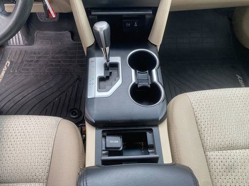 Used 2014 Toyota Camry LE image 22