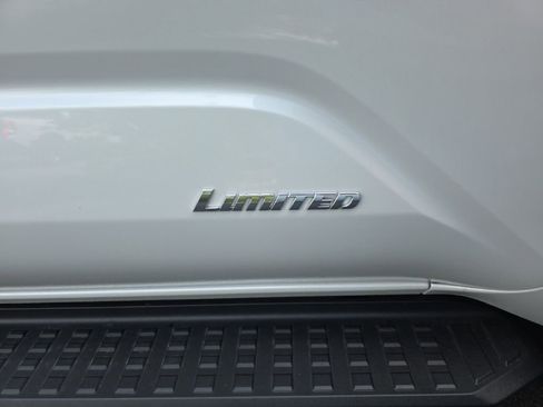 Used 2025 Toyota 4Runner Limited AWD/4WD image 5