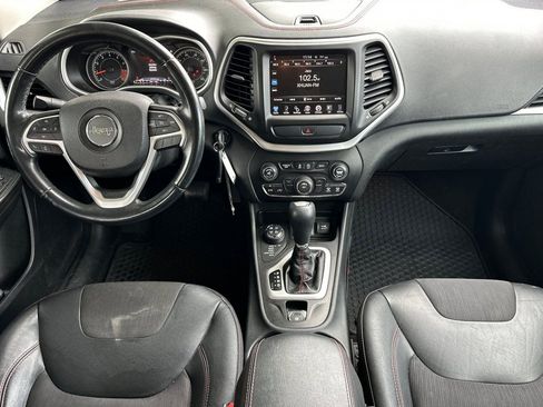 Used 2015 Jeep Cherokee Trailhawk AWD/4WD image 14