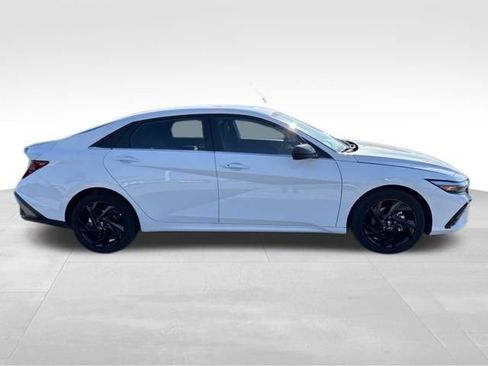 New 2026 Hyundai Elantra SEL Sport Premium FWD image 6
