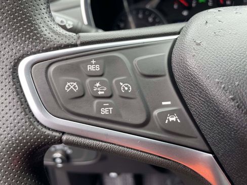 Used 2022 Chevrolet Equinox LT w/ LPO, Floor Liner Package FWD image 9