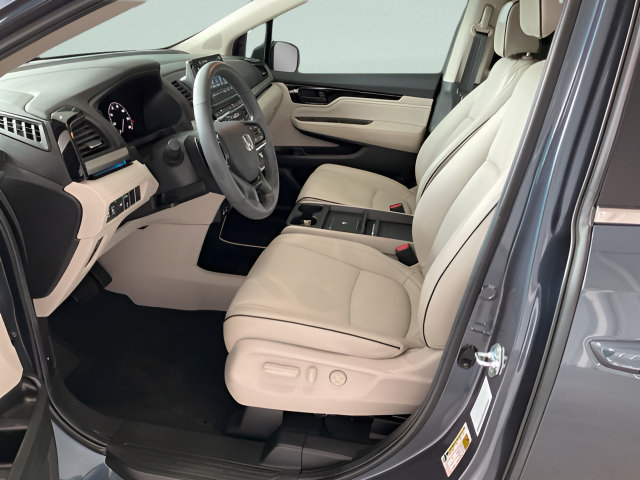 Certified 2026 Honda Odyssey Touring image 9
