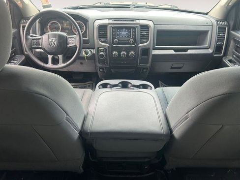 Used 2017 RAM 1500 Express AWD/4WD image 10