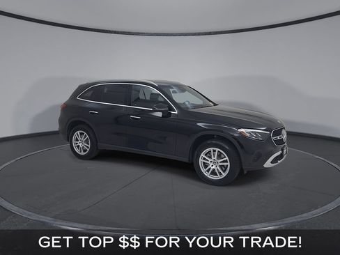 Used 2023 Mercedes-Benz GLC 300 4MATIC image 2
