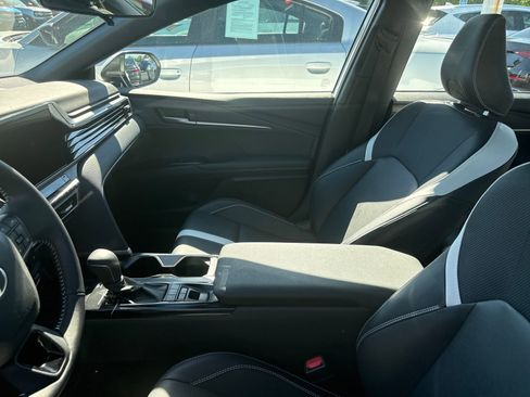 Used 2025 Toyota Camry SE FWD image 12