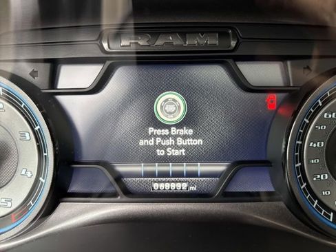 Used 2022 RAM 1500 Limited image 32