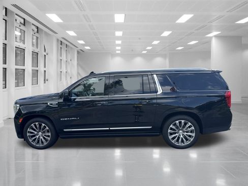 Used 2021 GMC Yukon XL Denali w/ Denali Ultimate Package RWD image 5