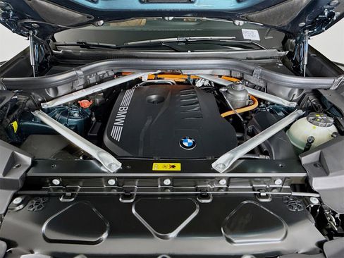 Used 2025 BMW X5 xDrive50e w/ Parking Assistance Package image 31