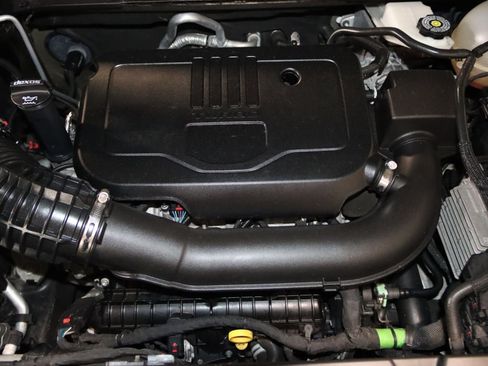 Used 2023 GMC Acadia SLE FWD image 70