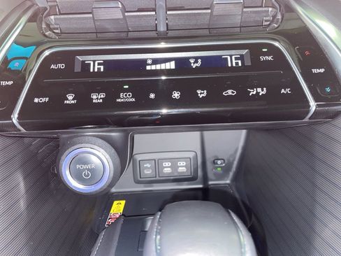 Used 2024 Toyota Venza Nightshade image 22