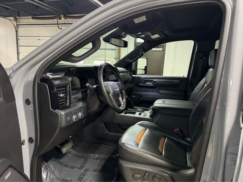 Certified 2025 GMC Sierra 3500 AT4 image 15