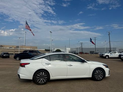 Certified 2025 Nissan Altima 2.5 SV FWD image 25