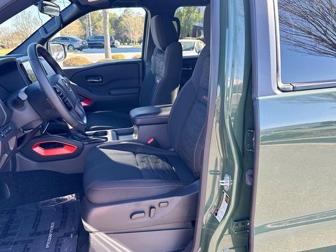 Used 2025 Nissan Frontier Pro-X RWD image 19