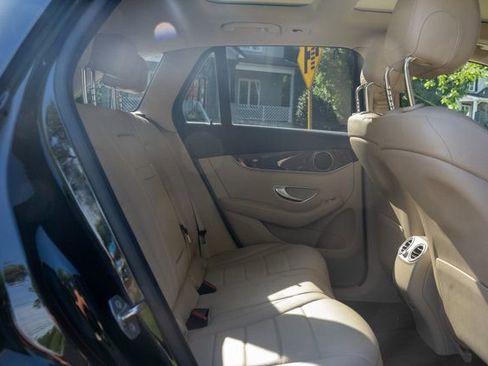 Used 2021 Mercedes-Benz GLC 300 4MATIC image 46