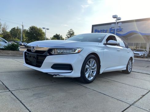 Used 2019 Honda Accord LX image 4