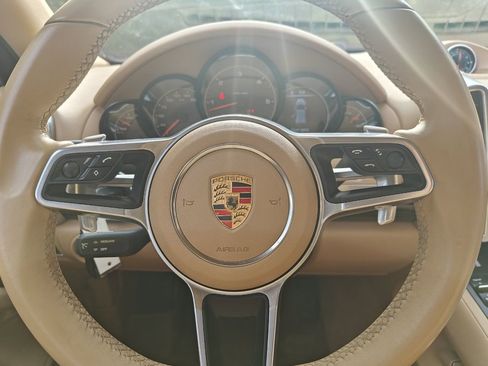 Used 2015 Porsche Cayenne Diesel w/ Premium Package image 28