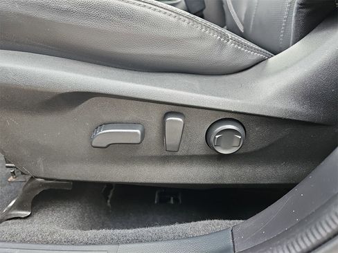 Certified 2023 Subaru Forester Limited image 32