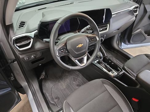 Used 2024 Chevrolet TrailBlazer LT w/ Convenience Package AWD/4WD image 16