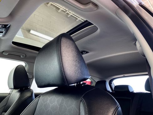 Certified 2025 Kia Seltos EX w/ EX Sunroof Package FWD image 19