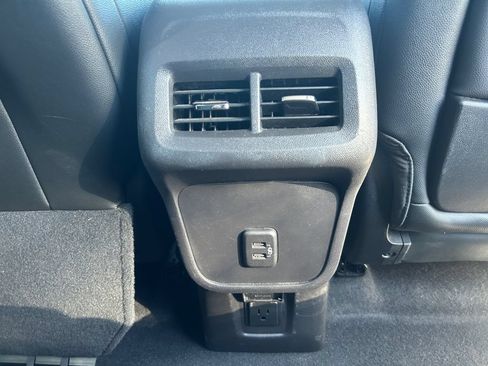 Used 2024 GMC Terrain SLT AWD/4WD image 22