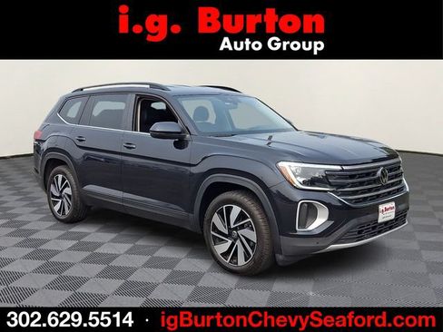 Used 2024 Volkswagen Atlas SE AWD/4WD image 1