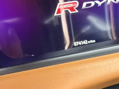 Used 2019 Land Rover Range Rover Velar R-Dynamic SE AWD/4WD image 4