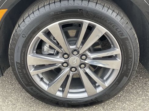 Certified 2025 Cadillac XT5 Premium Luxury w/ LPO, Floor Liner Package image 38